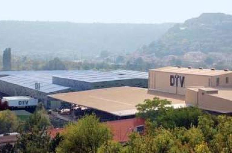 Knin - grad-knin.net - Što piše kninski Feral: Vješti trgovac Tomislav Debeljak ili naivna Josipa Rimac ?