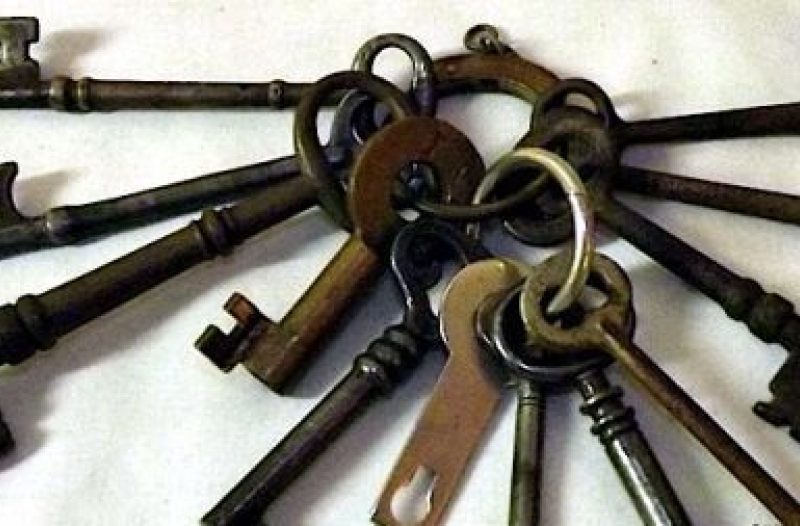 Knin - grad-knin.net - Ključić sam izgubila, ne mogu ga naći